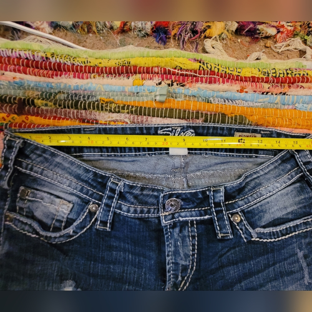 Silver Jeans - Picture 3 of 3
